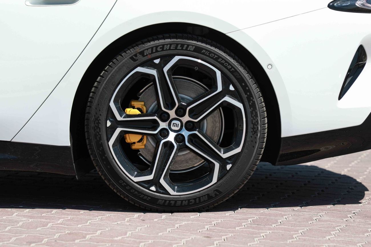 شاومى SU7 2025 Xiaomi SU7 Max 20" Wheels - White Inside Grey