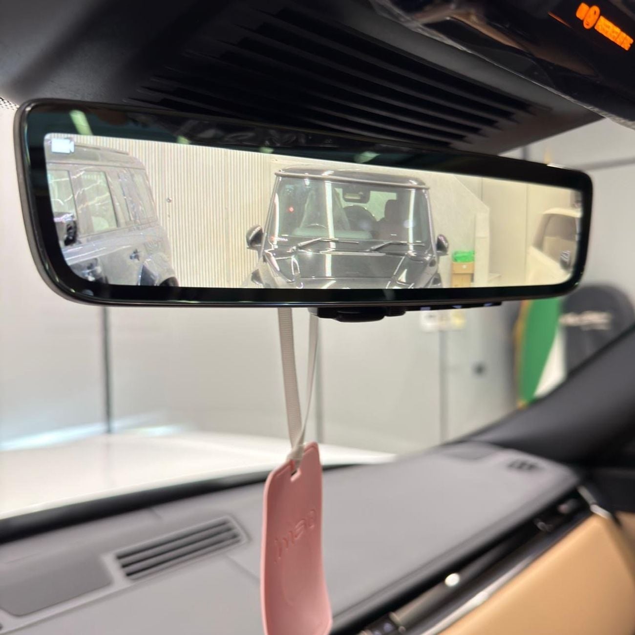 Land Rover Range Rover HSE P400 GCC warranty and service contract until 2030