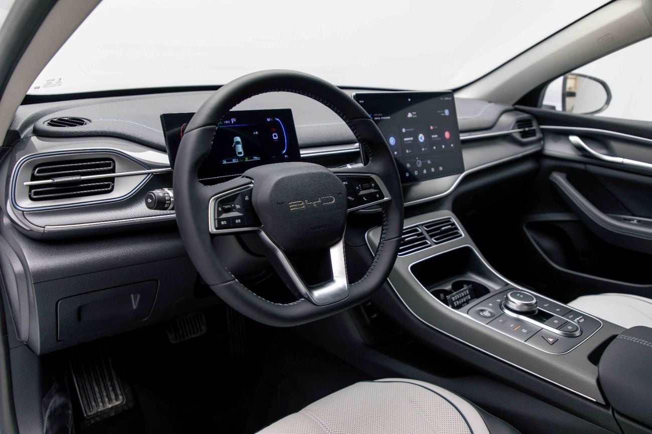 بي واي دي ديسترويار 05 DM-I Luxury 1.5L Plug in Hybrid - White Inside Grey | Export Only