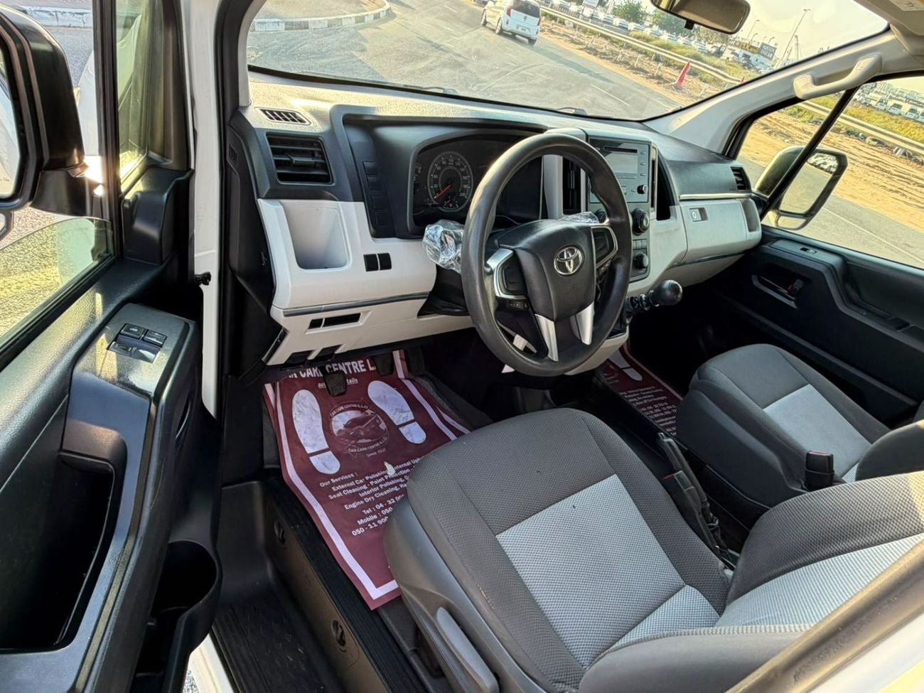 تويوتا هاياس 2020 Toyota Hiace 3.5L V6 GCC- Passenger - Patrol - Manual - 13 Seater - No Accident