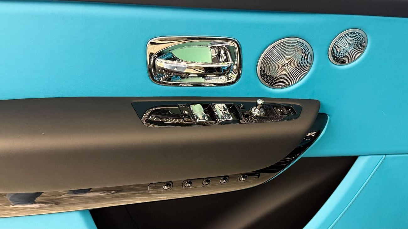 رولز رويس كولينان Rolls Royce Cullinan - Silver Badge - 2026