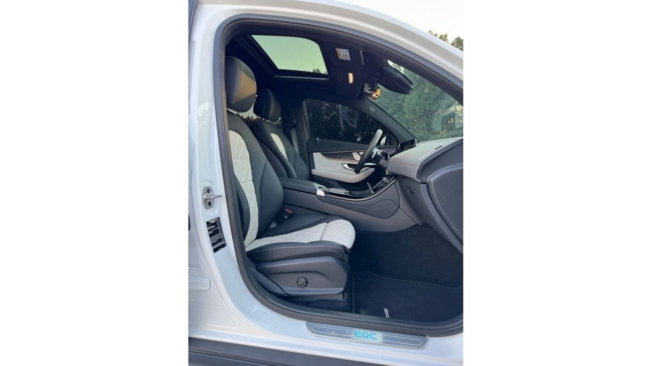 مرسيدس بنز EQC 400 مرسيدس بنز اي ام جى EQ400 M4 خليجي 2023 تشييكات وكاله تحت الضمان بحاله ممتازه كونتركت سيرفس مجانا ل