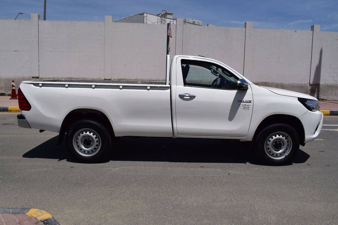 تويوتا هيلوكس GLX 2.7L Single Cab Utility 4WD M/T