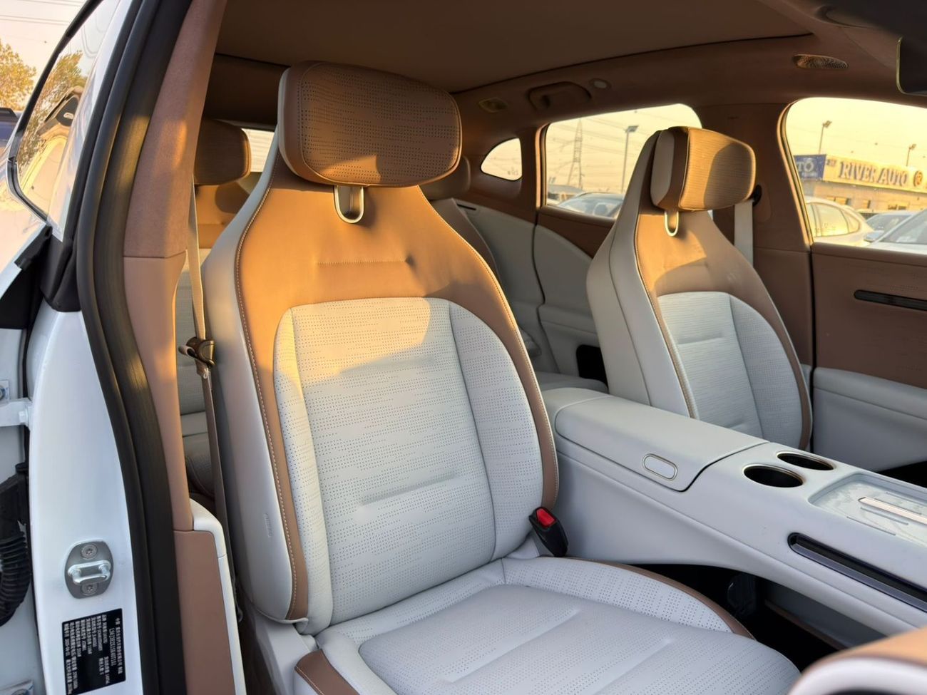 أفاتر 07 REEV Max Edition