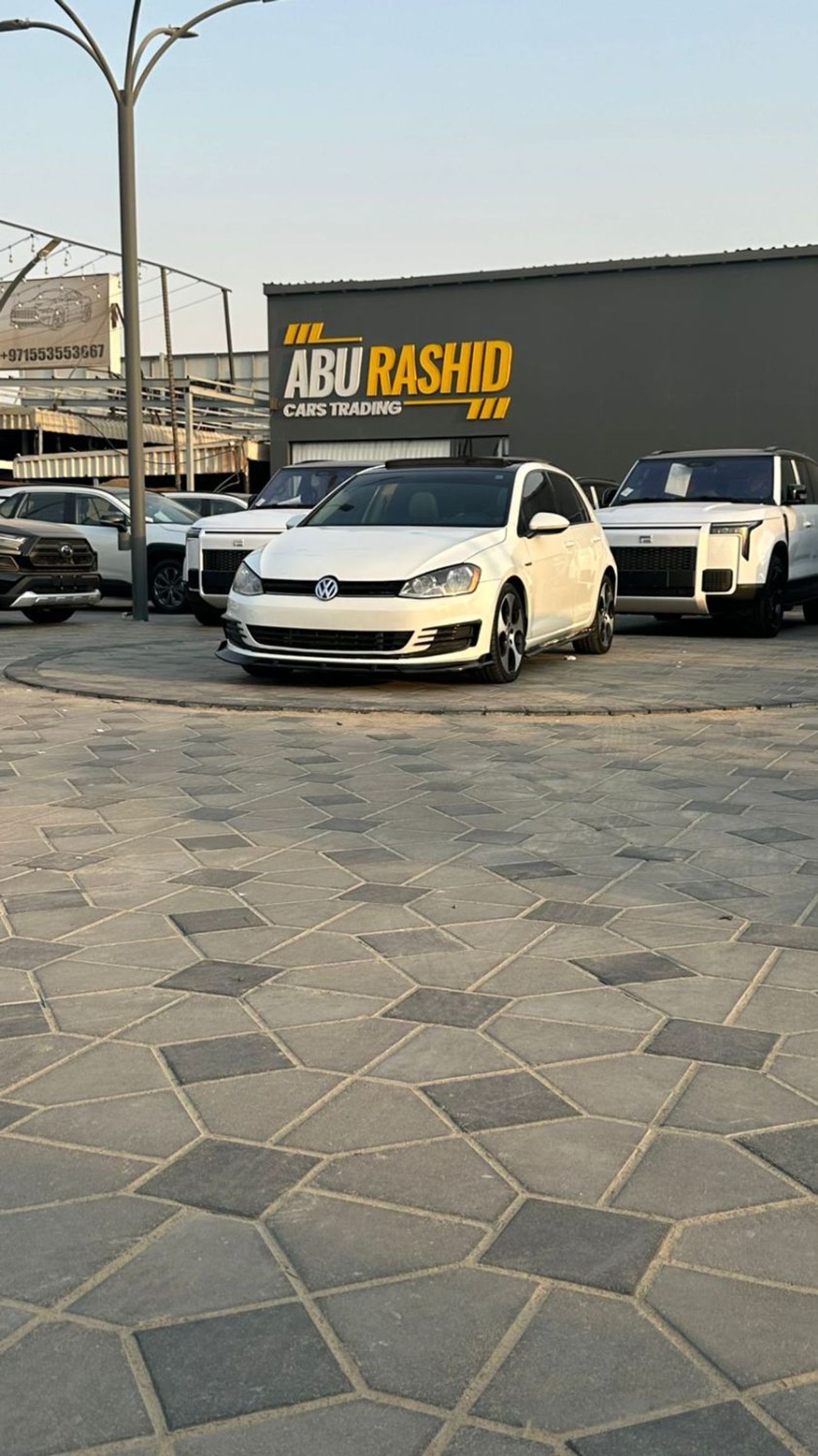 Volkswagen Golf R 2.0L (290 HP)