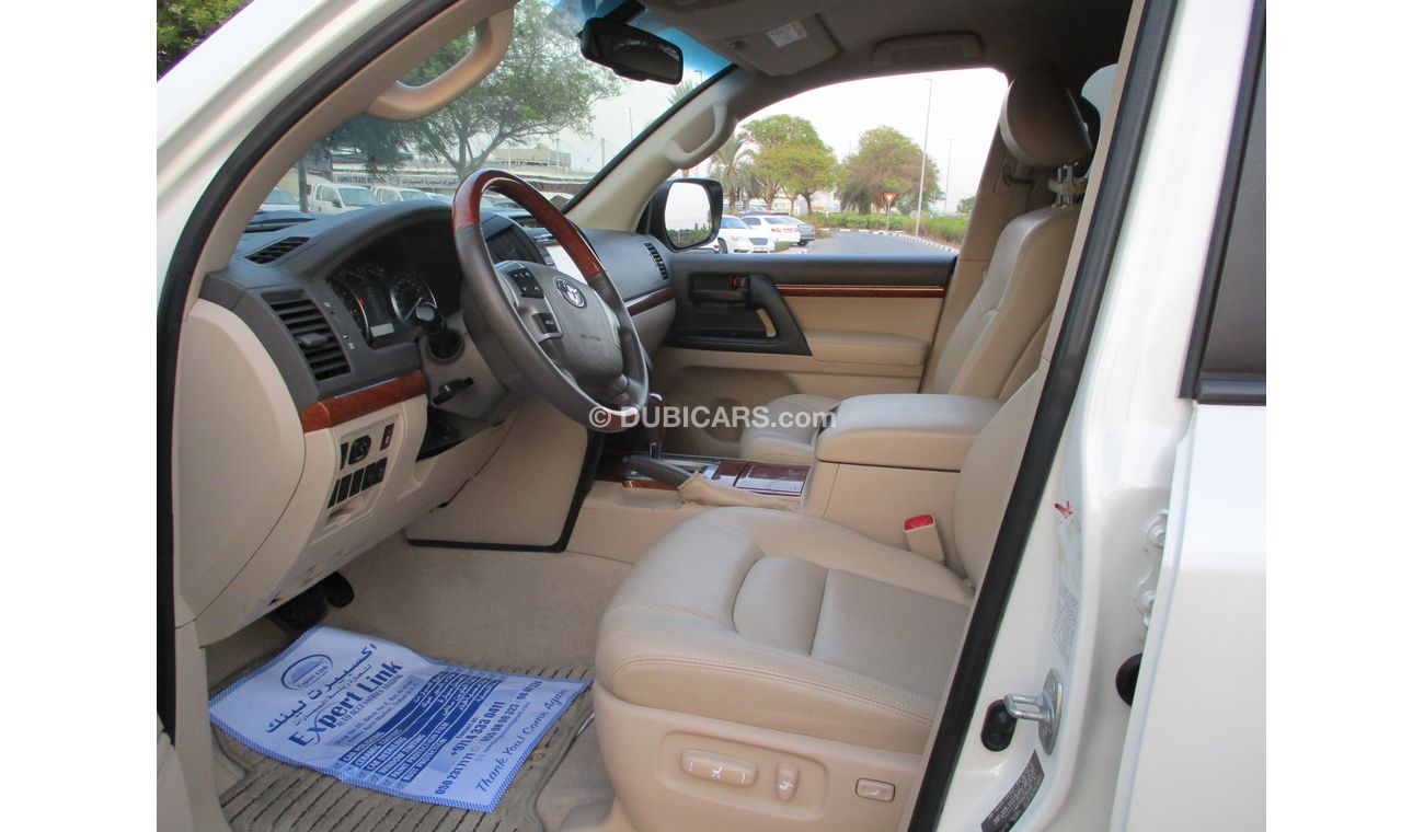 Toyota Land Cruiser EXR V8 MODEL 2014 GULF SPACE