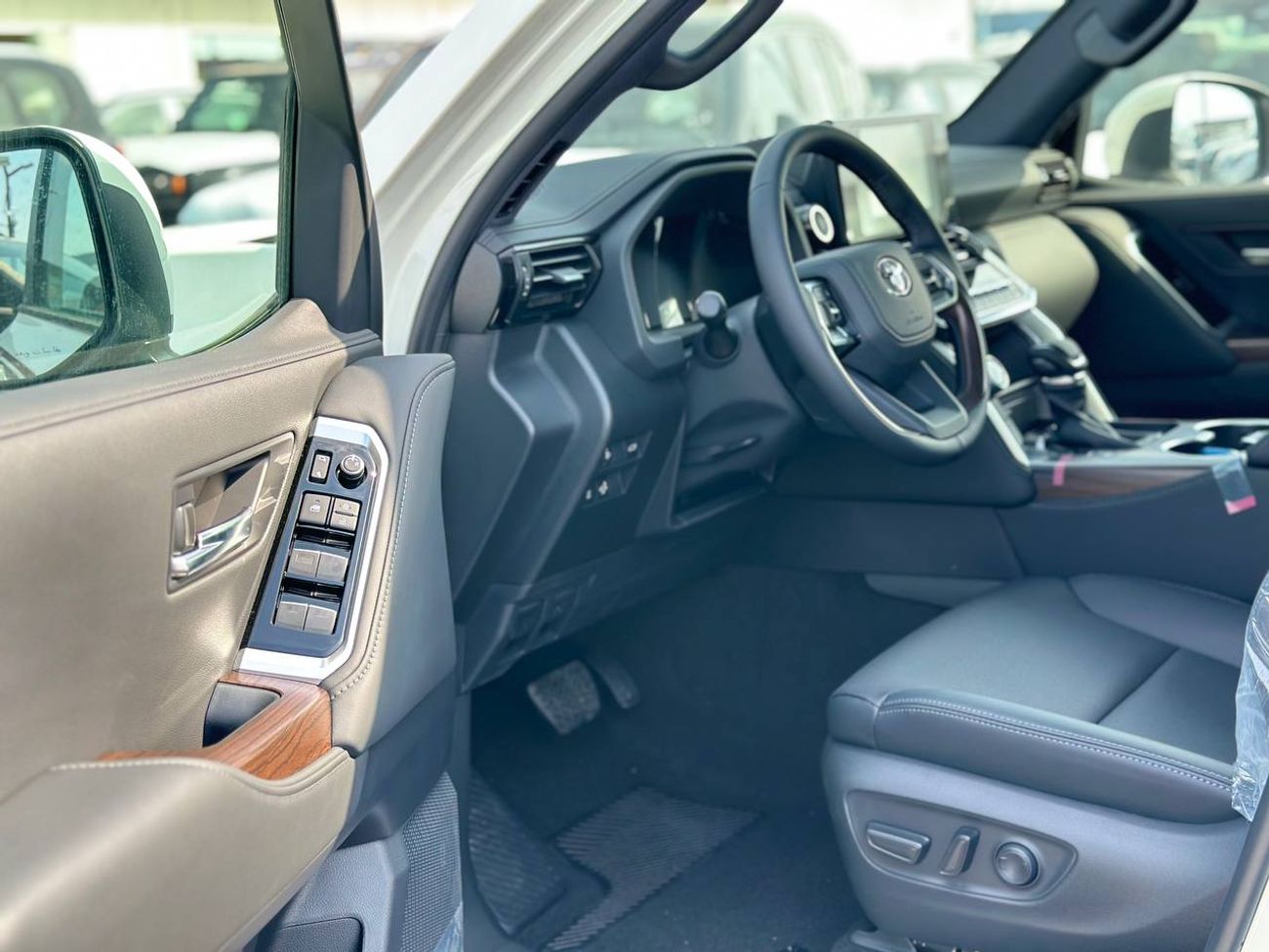 Toyota Land Cruiser GXR 4.0L PTR A/T // 2026 // High Option With Dvd&Back Camera , Sunroof , Leather & Power Seats // Sp