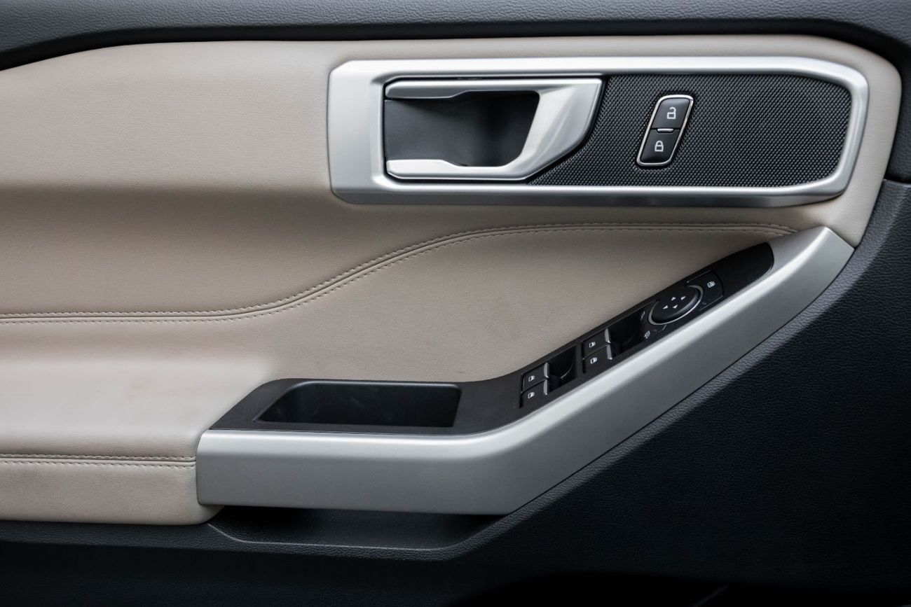 Ford Explorer Explorer XLT | 2,938 P.M | 0% Downpayment | AGENCY WARRANTY 2029!