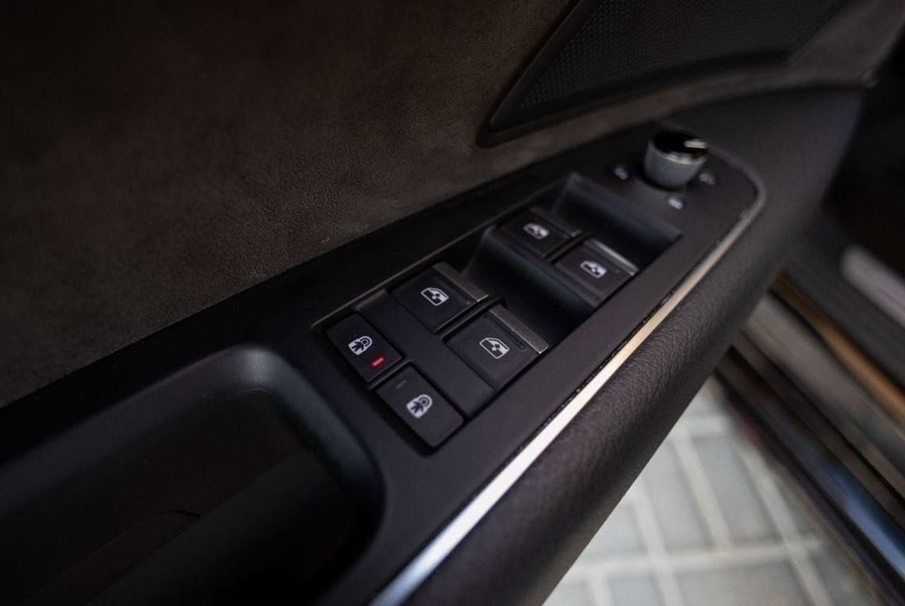 Audi A8 L 60 TFSI Quattro 4.0L (454 HP) Audi A8L 60TFSI Quattro 2020 GCC (The viewing is available by appoin