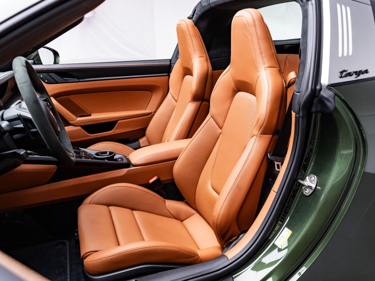 بورش 911 Targa 4GTS 3.0L (475 HP)