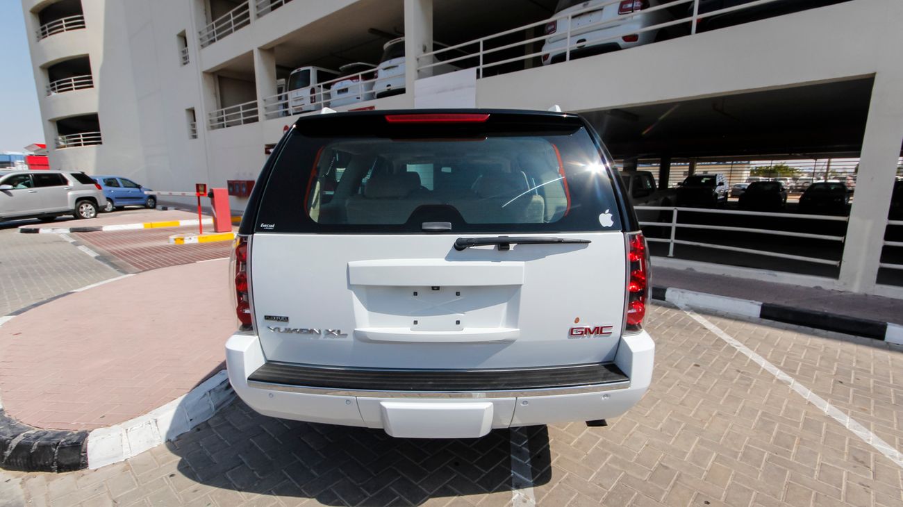 GMC Yukon Denali XL