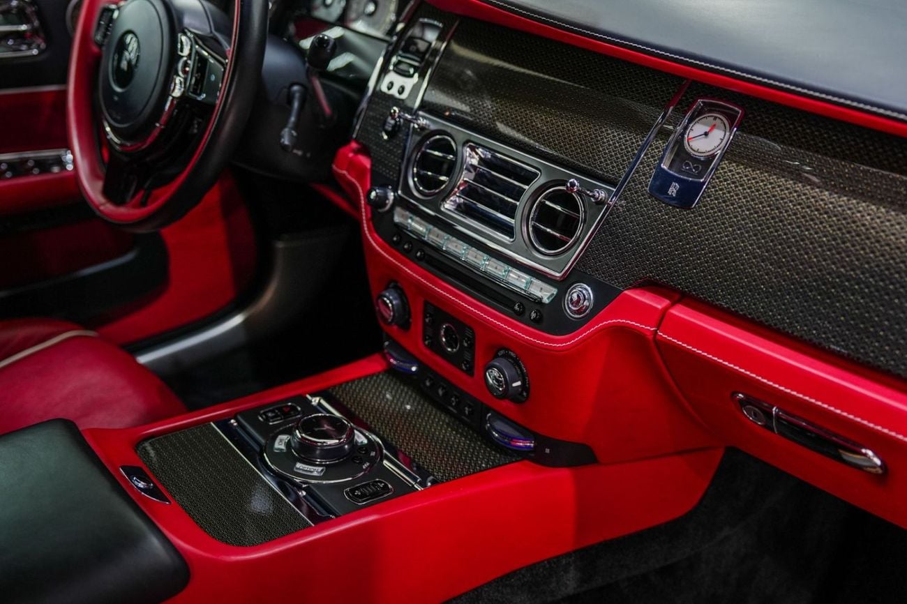Rolls-Royce Wraith Black Badge, Two-Tone Exterior, Bespoke Audio, Starlight, GCC Specs!!