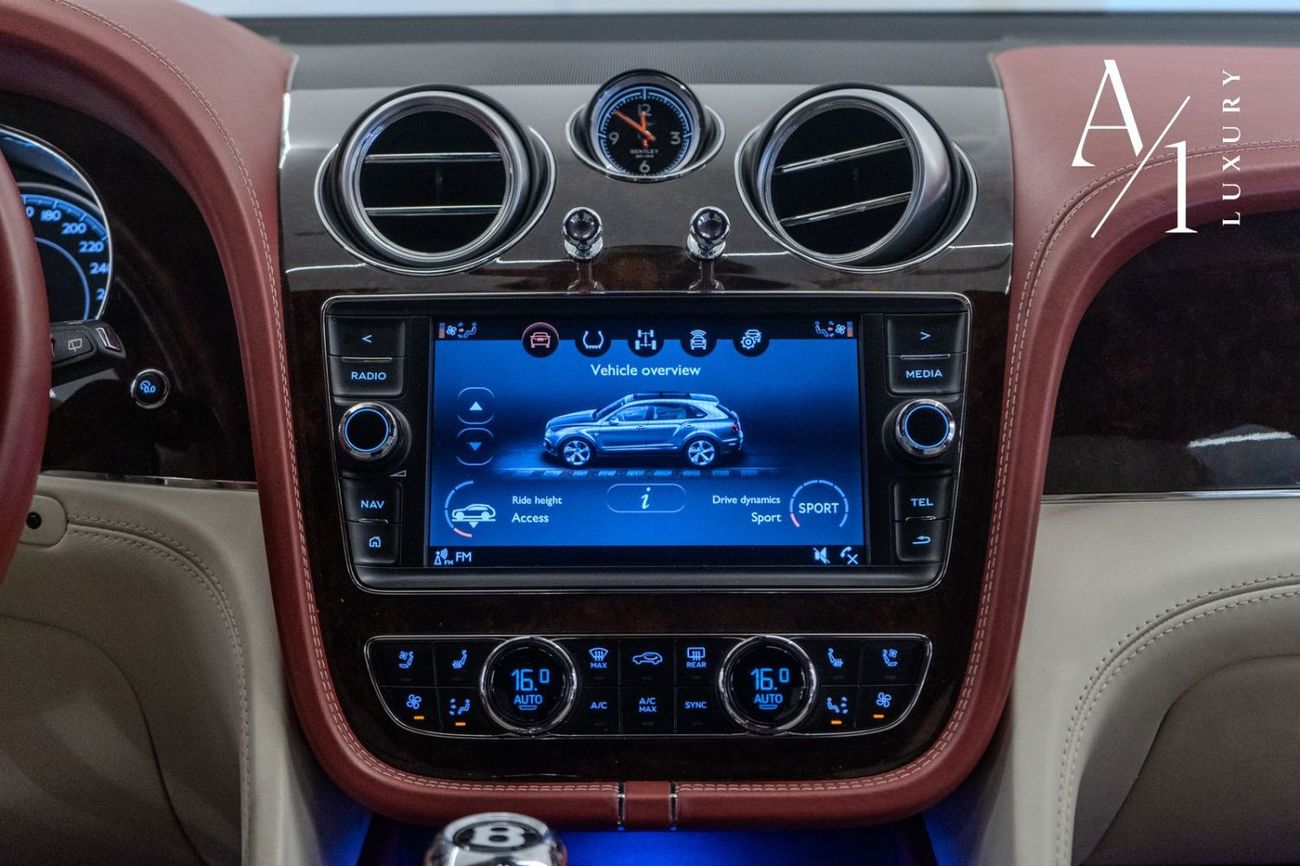 Bentley Bentayga W12 2018 Bentley Bentayga W12, Warranty, Full Service History, Two Tone Interior, GCC