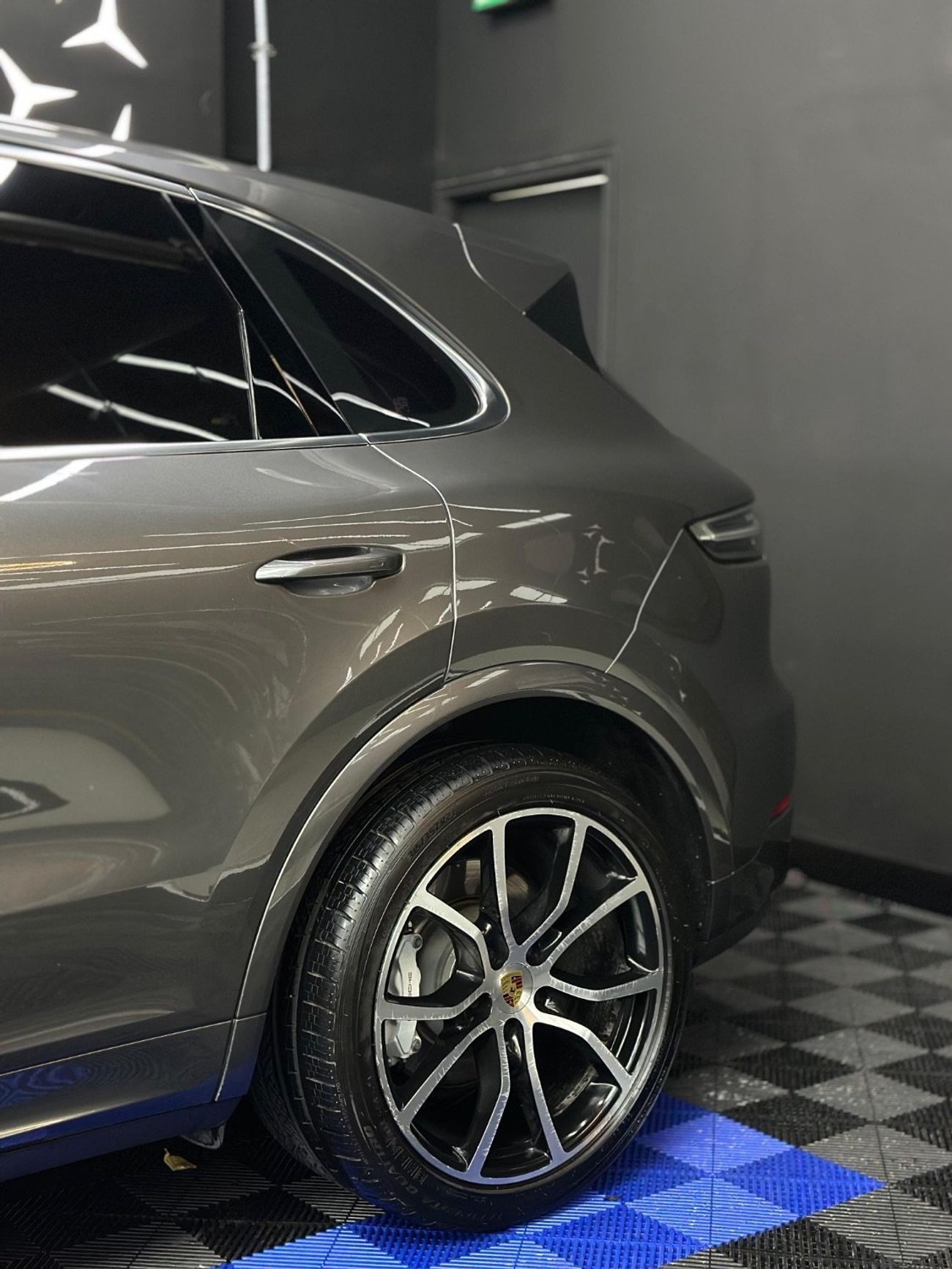 Porsche Cayenne Turbo 4.0L (545 HP)