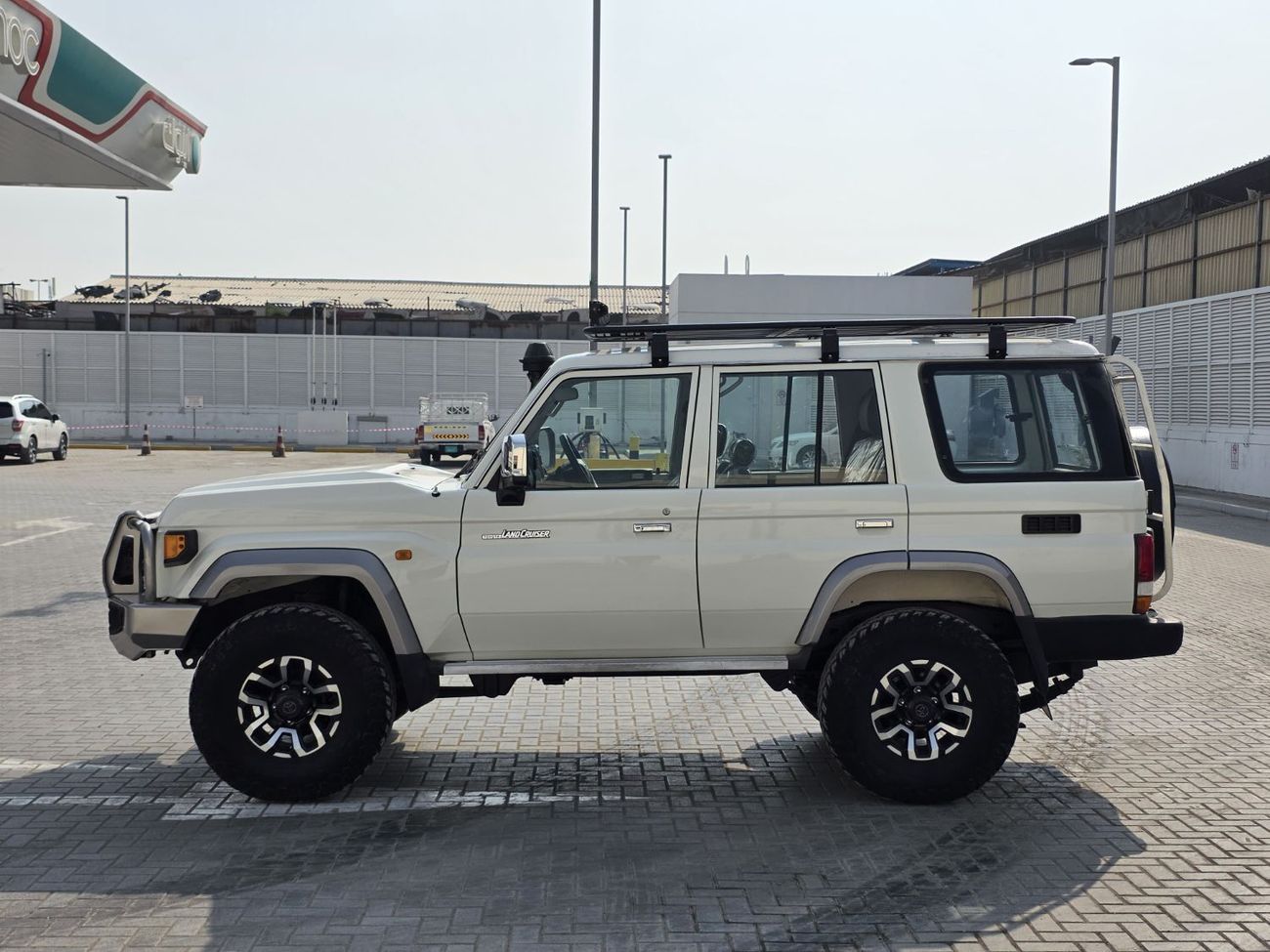 Toyota Land Cruiser 70 LC76 hardtop RHD 4WD 4.5L 1VD V8 Diesel Engine Manual Gear 5 Seats 5 Doors