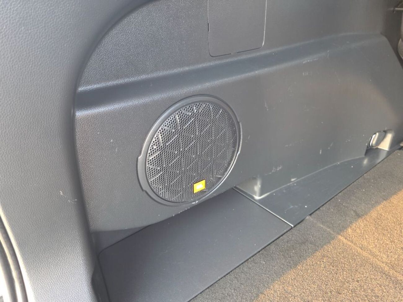 Toyota RAV4 2019 Model XSE hybrid engine Paranomic and two cameras