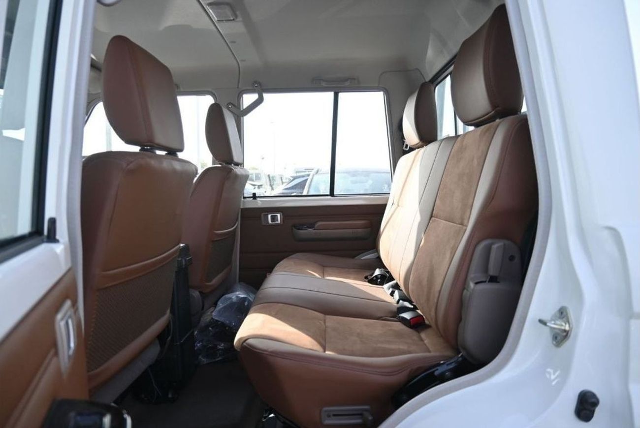 تويوتا لاند كروزر بيك آب Toyota Land Cruiser Pickup  4.0L V6, Petrol, 4WD, Model 2025, Color White (Export Price)