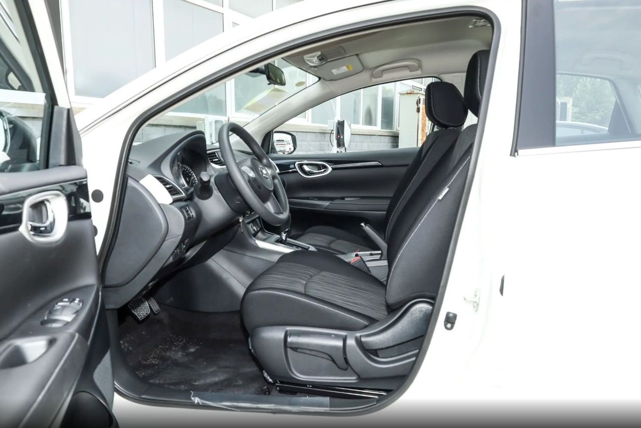 نيسان سيلفي 