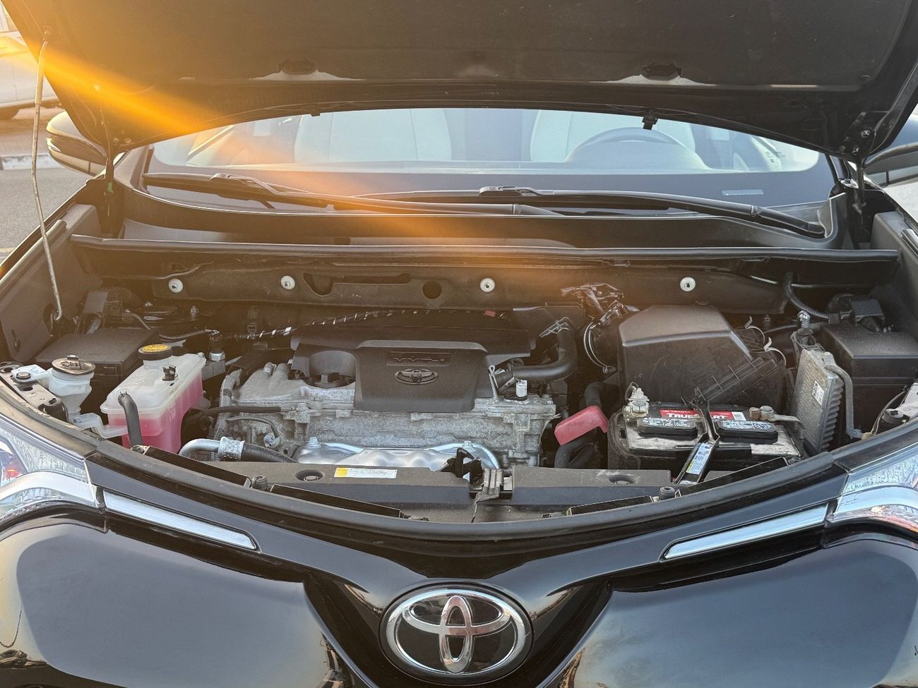 تويوتا راف ٤ XLE 2.0L