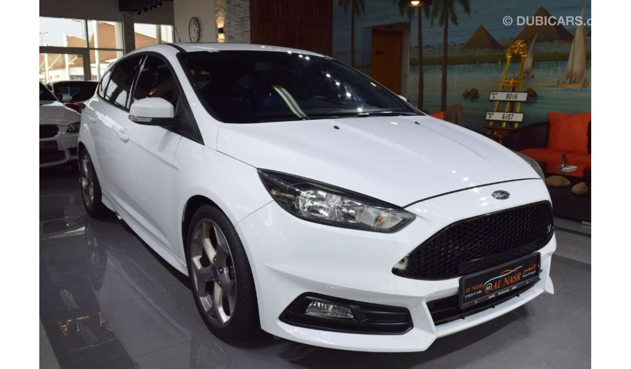 Ford Focus ST, 2.0L Turbo Charged 250HP- GCC Specs, Under Warranty - Full Service History, Single Owner