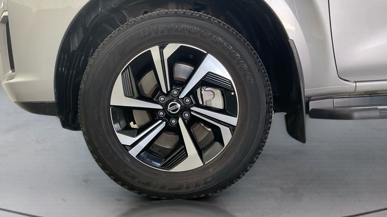 نيسان إكستيرا 2.5 4WD PLATINUM AUTO | شامل الضمان | 0 ﺪﻔﻋﺓ ﺃﻮﻟﻯ