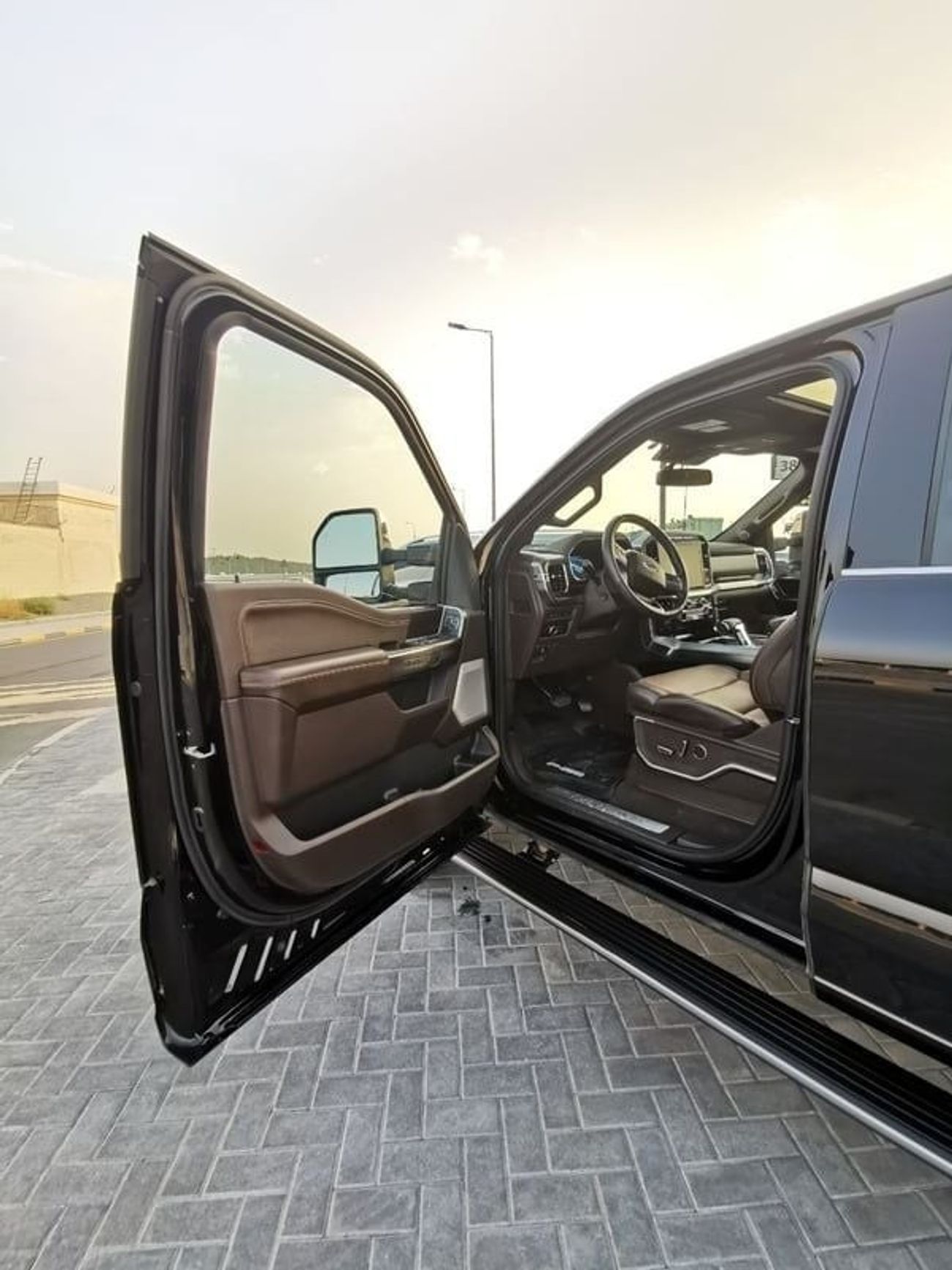 فورد F 150 Ford F-150 KING RANCH ( XL ) - 2023 - Black