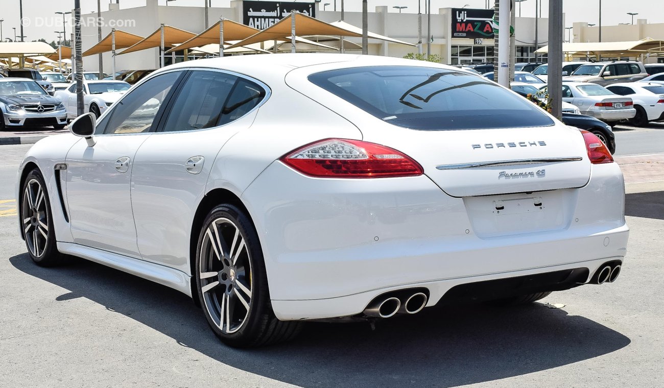 Porsche Panamera 4S