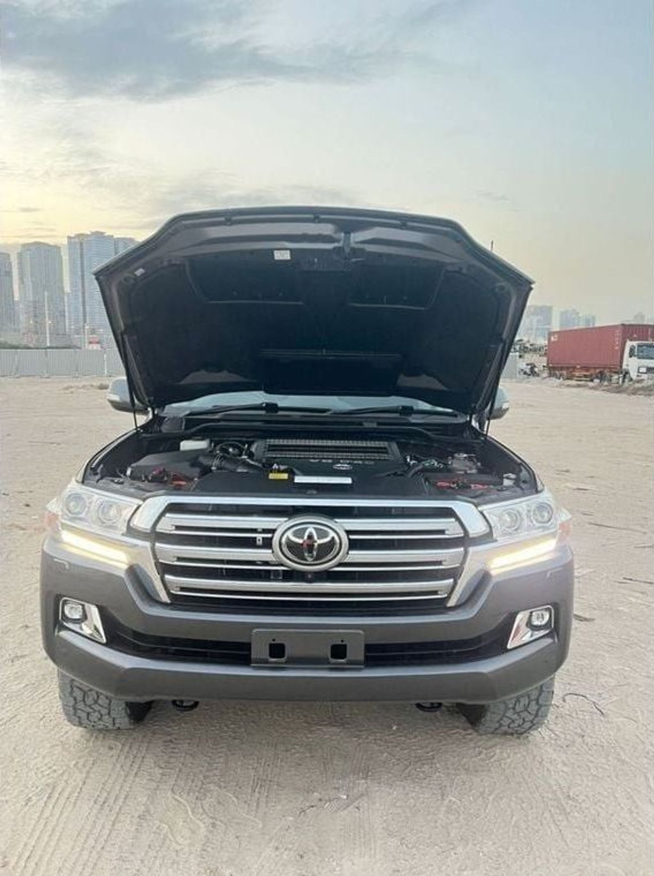 Toyota Land Cruiser diesel 4.5 liter right hand automatic sunroof cool box leather seats