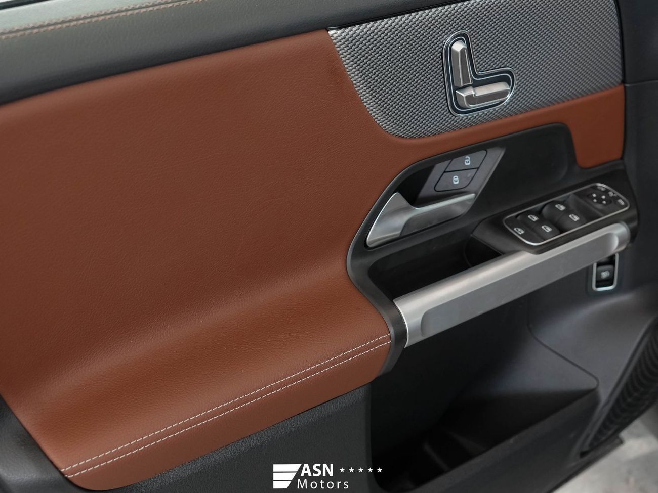 Mercedes-Benz GLB 200 Luxury 7 Seater 1.3 Turbo (Export Price)