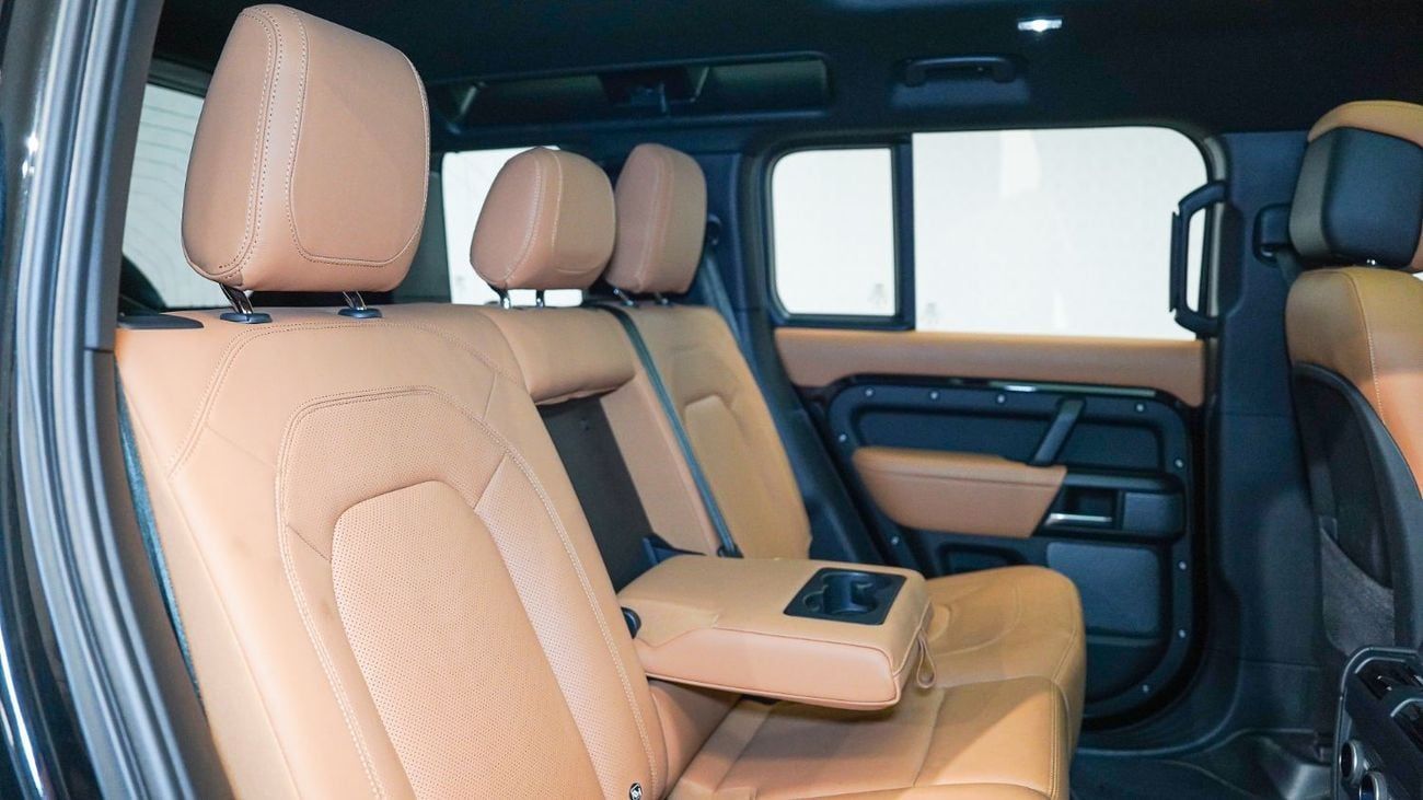 Land Rover Defender Defender 110 P525 V8 Edition  | AED 6,087 PM | Warranty Feb-2027 | GCC