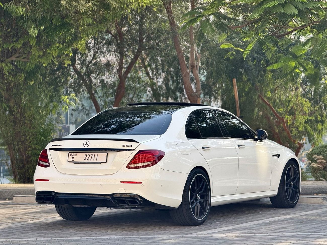 مرسيدس بنز E 63 AMG Std 5.5L