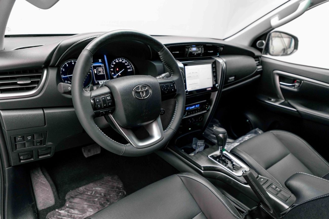 تويوتا فورتونر 4.0L Grey Metallic Inside Black | Export Only