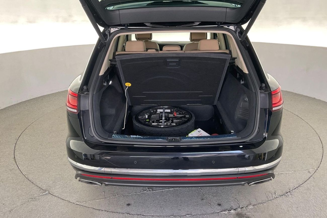 Volkswagen Touareg Highline | National Day Celebration | Guaranteed Warranty | 0 Down Payment