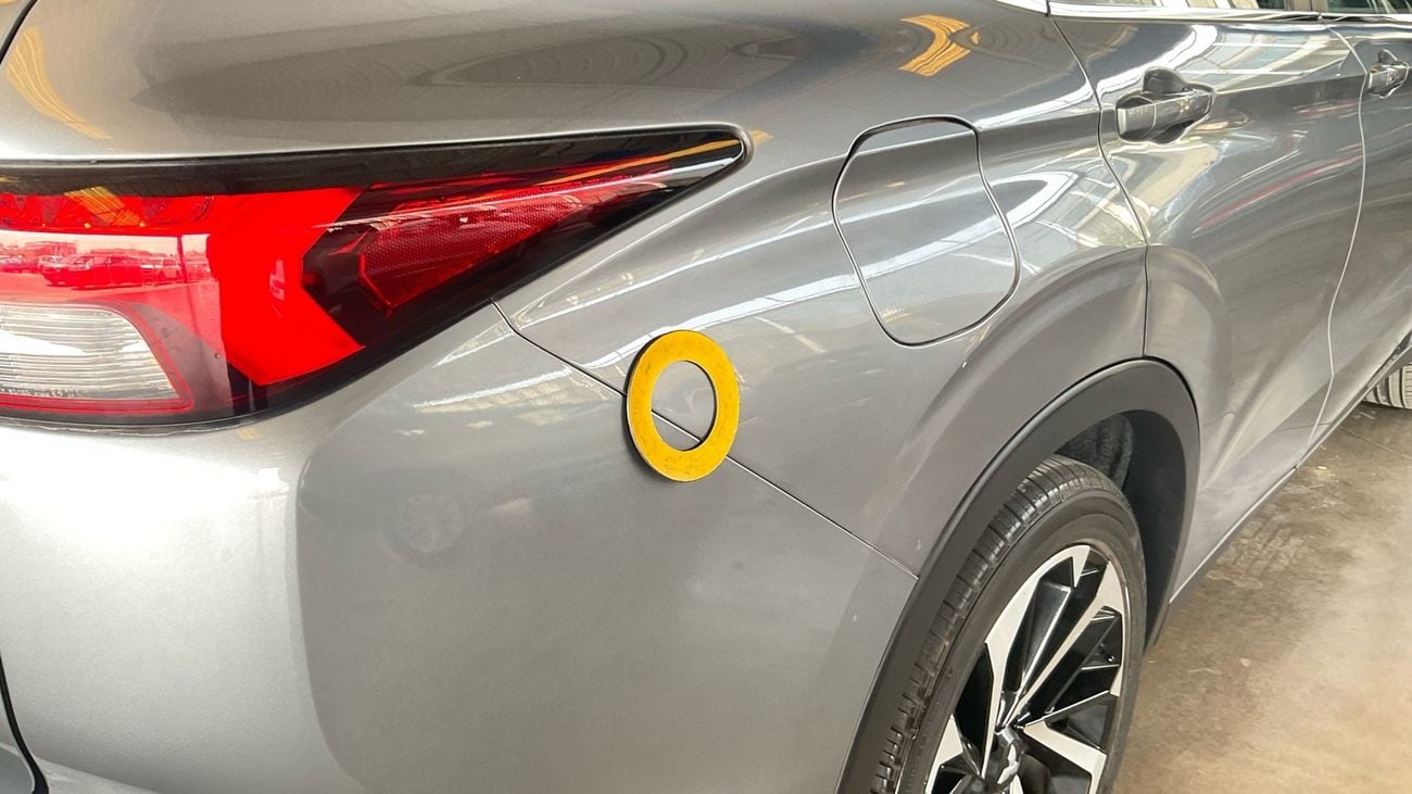 ميتسوبيشي آوتلاندر GLS HIGHLINE 2.5 GLX AUTO 4WD 7SEAT HL SRF | شامل الضمان | 0 ﺪﻔﻋﺓ ﺃﻮﻟﻯ