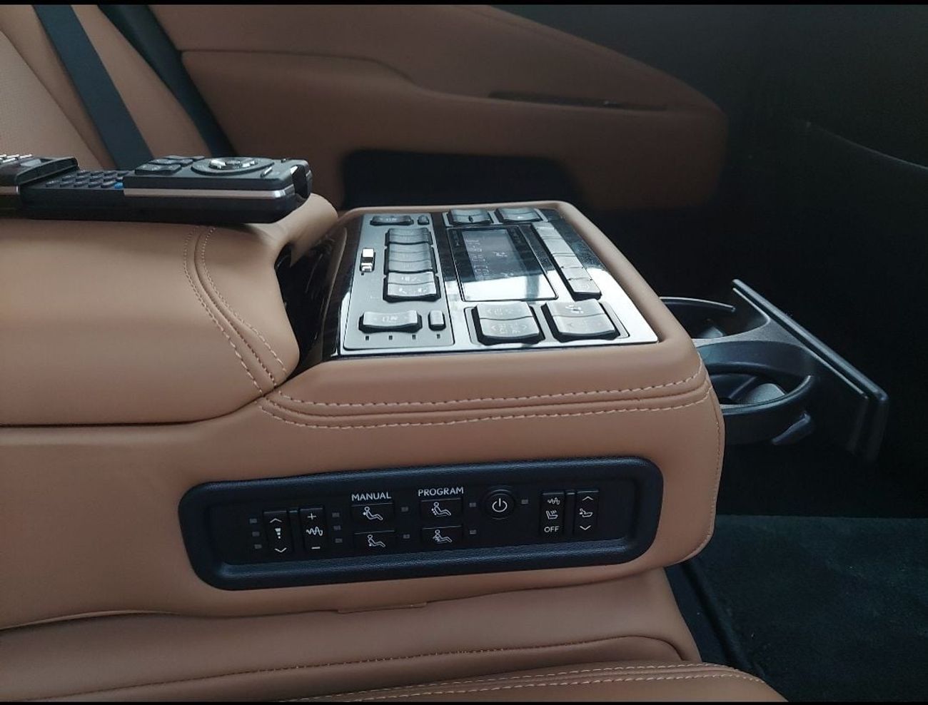 Lexus LS460 Premier SWB 4.6L (375 HP)