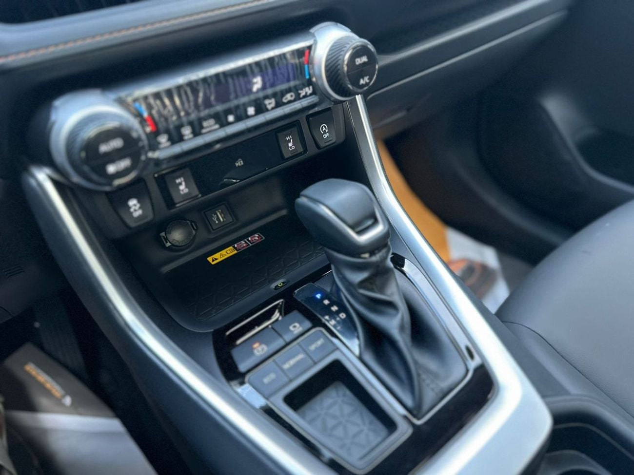 تويوتا راف ٤ 2.0L - 4-cylinder
