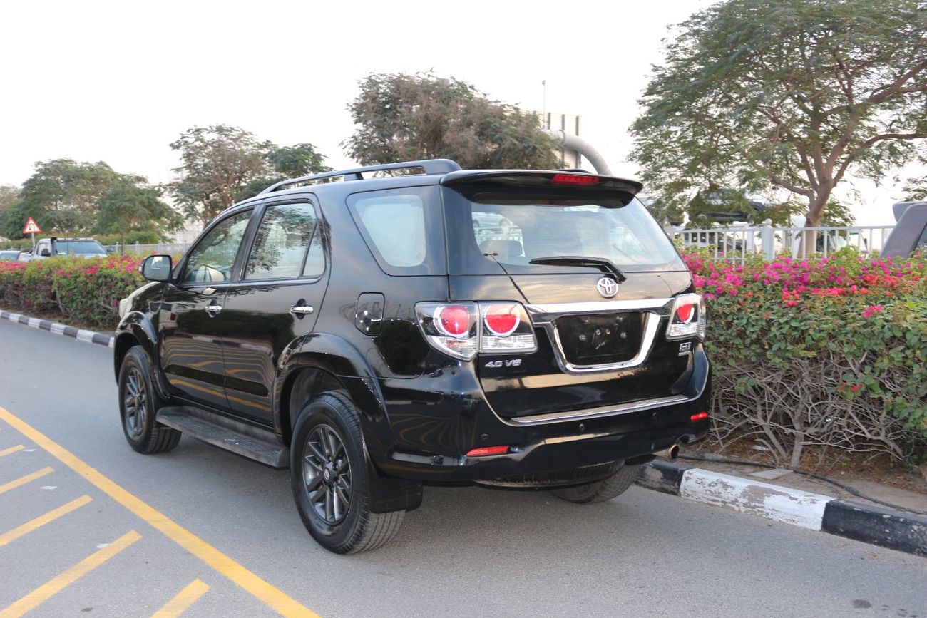 تويوتا فورتونر VXR 4.0L (278 HP)