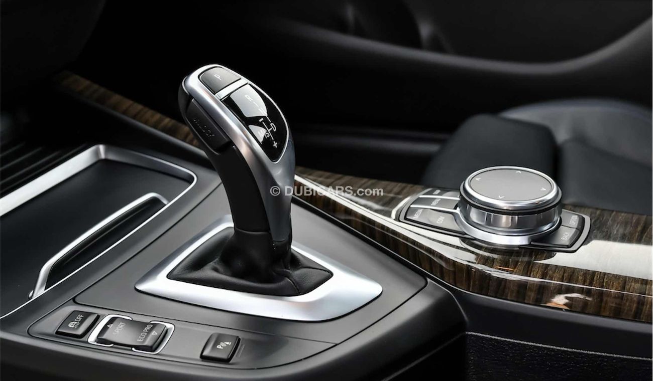 BMW 125i i MKit Full Option with Agency Warranty and Service Contract! - AED 2,135 Per Month! - 0% DP