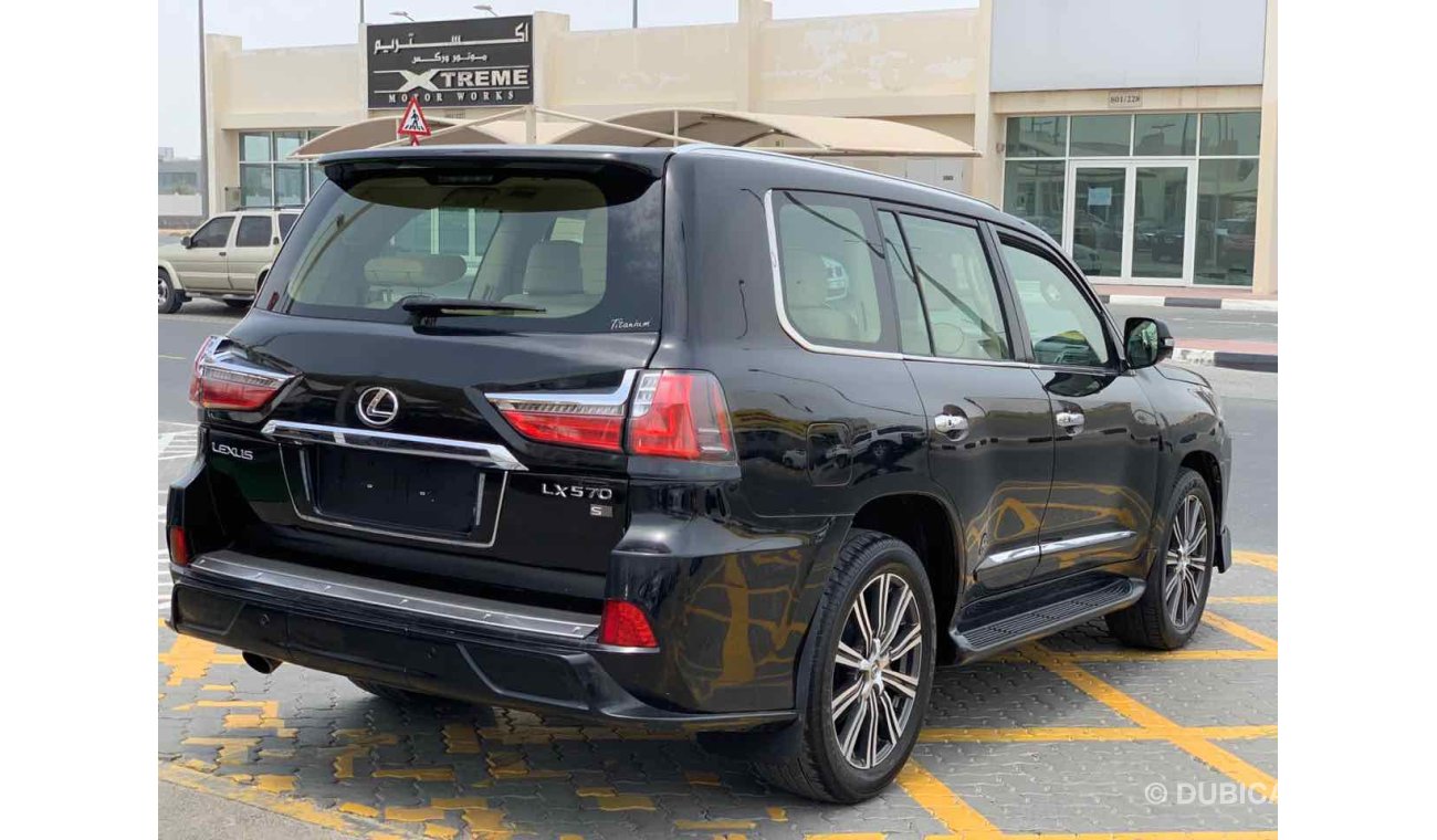 Lexus LX570 vary good  GCC 2009   Black inside bag