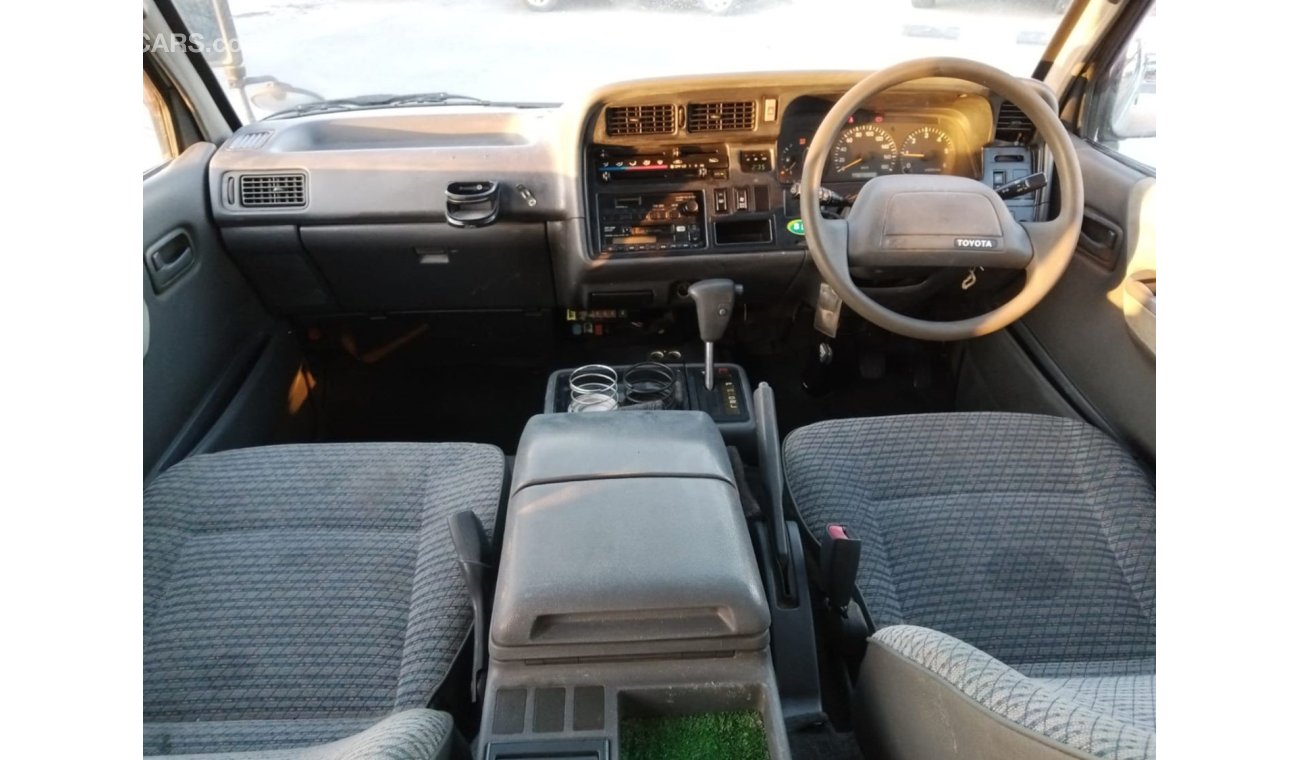 Toyota Hiace TOYOTA HIACE RIGHT HAND DRIVE (PM962)