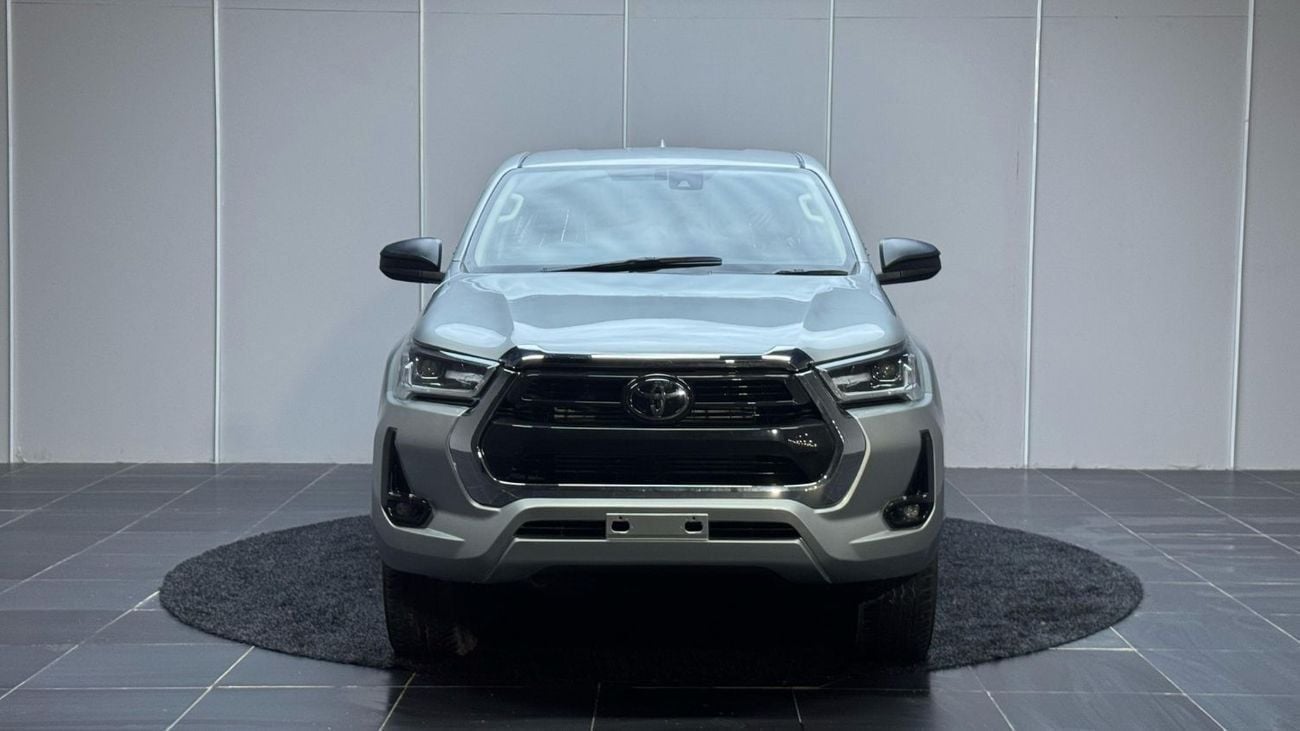 Toyota Hilux DIESEL ,ONE AND HALF CABIN ,2.8 LITER ,MANUAL