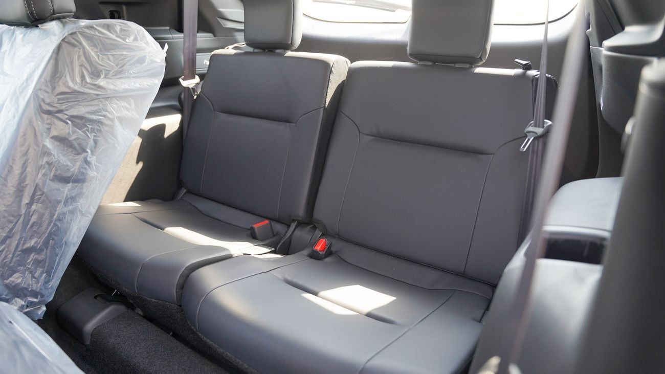 Mitsubishi Outlander Brand New Mitsubishi Outlander HighLine 2025 Ecport 2.5L Petrol 4WD|Silver/Black|OUTLANDER-HL-25|