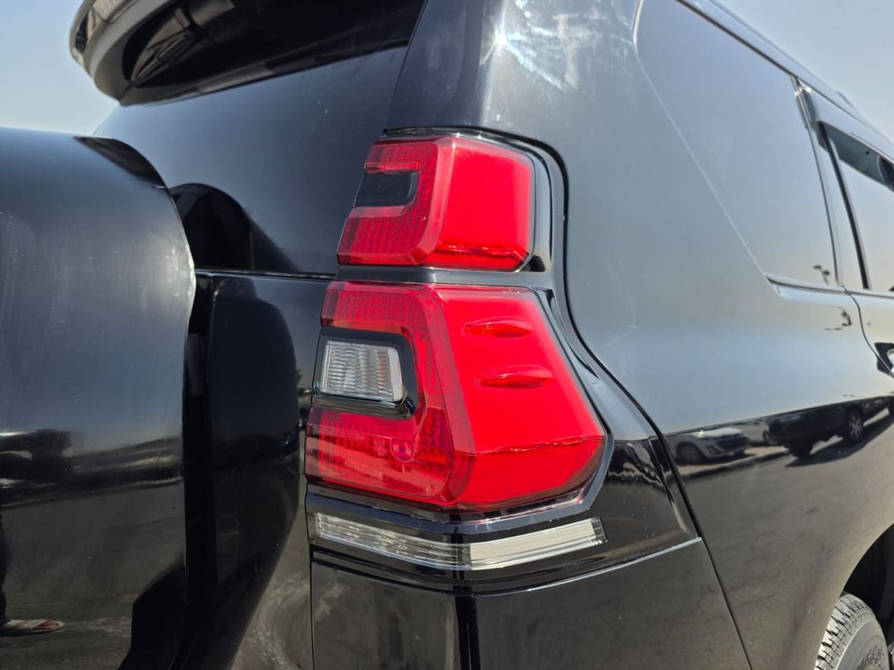 Toyota Land Cruiser TOYOTA LAND CRUISER PRADO SUV RHD 2014 MODEL 3.0 L DIESEL AUTOMATIC(PM45497)