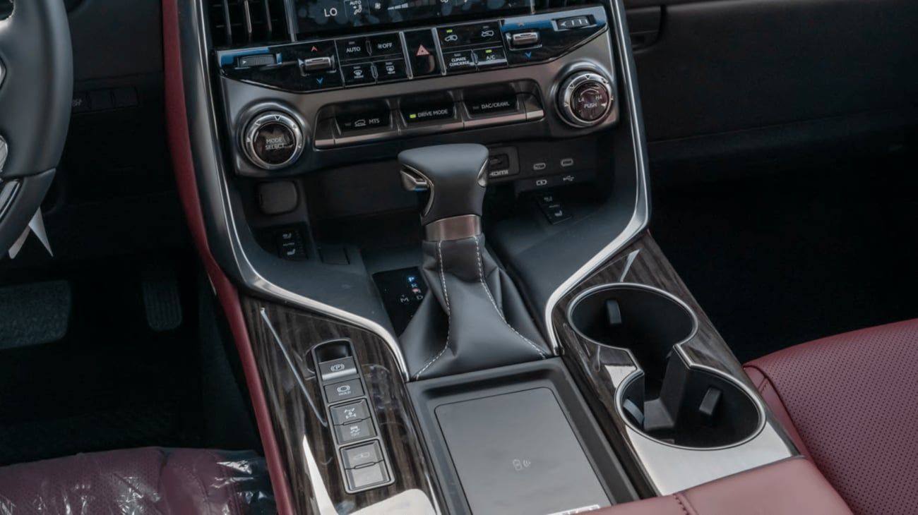 Lexus LX 500 SIGNATURE - 3.3L Diesel - 304 hp - Euro4 - 7 seats - 2026 3.3L Dsl - 7 seats - Mark Levinson - 25 Speakers - 2026