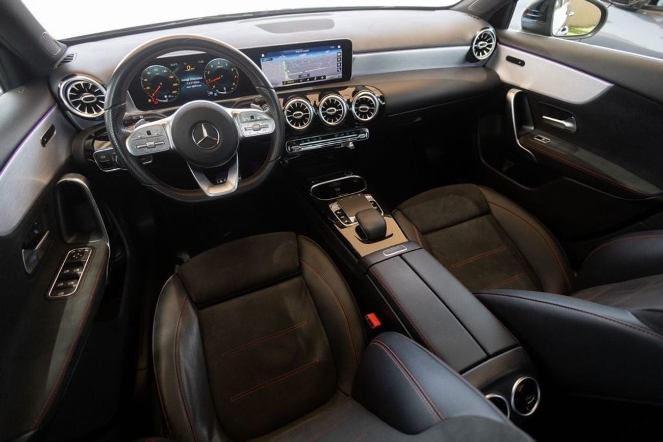 مرسيدس بنز A 250 Std 2.0L (224 HP)