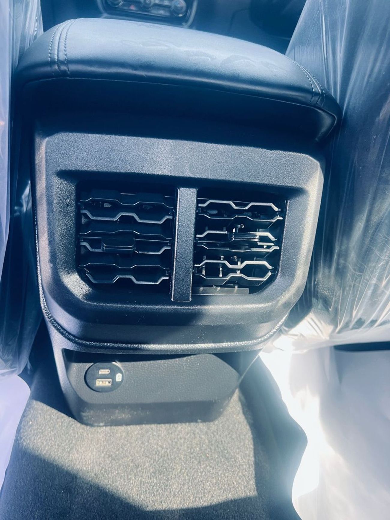 فورد رينجر رابتور PETROL 3.0 LITER RIGHT HAND DRIVE