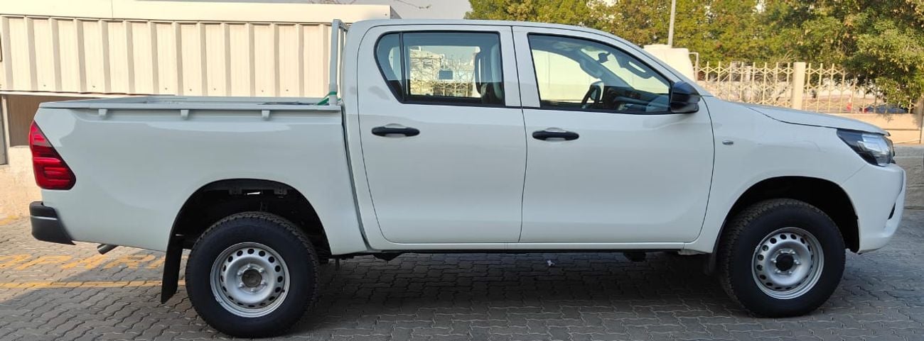 تويوتا هيلوكس 2025 Toyota Hilux Double Cabin Pickup Power Window 2.4L 4-Cyl Turbo Diesel M/T 4x4 Only For africa