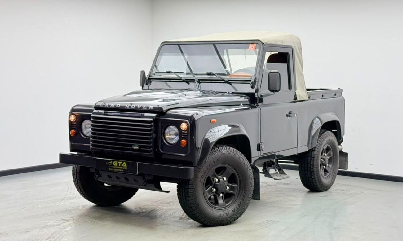 لاند روفر ديفندر 90 2009 Land Rover Defender 90, Excellent Condition, GCC Specs.