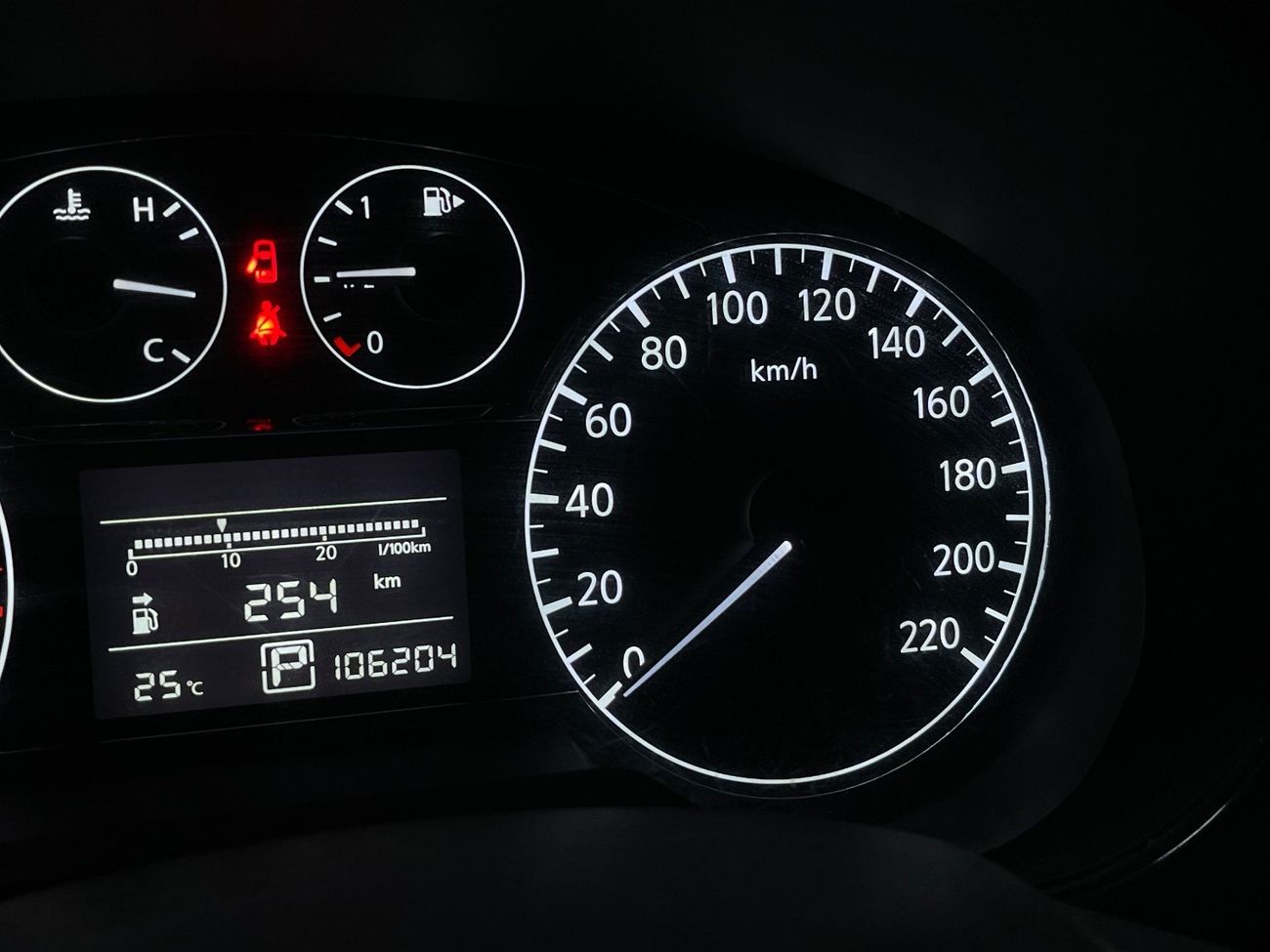 Nissan Tiida Tiida Japan hatchback