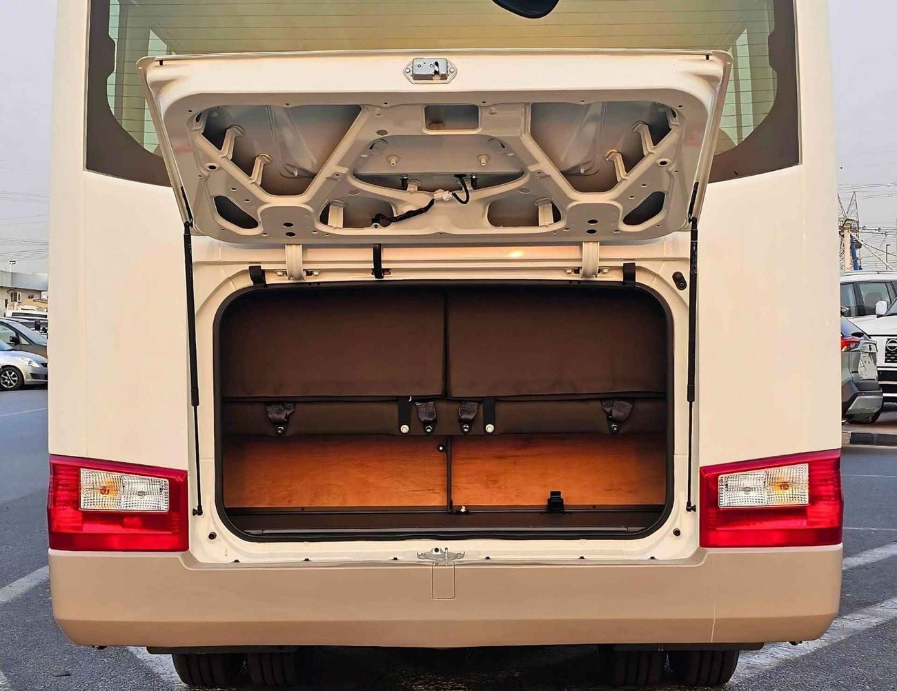Toyota Coaster 2.7L PETROL M/T DUAL TONE / 23 SEATER / AUTO DOOR / HLF LUGGAGE RACK (CODE#COPB)